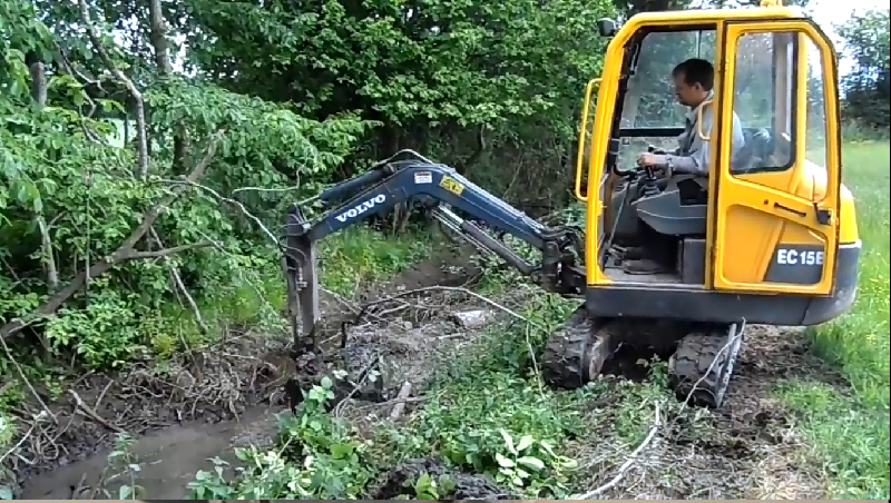 обслуживание мини экскаваторов Вольво